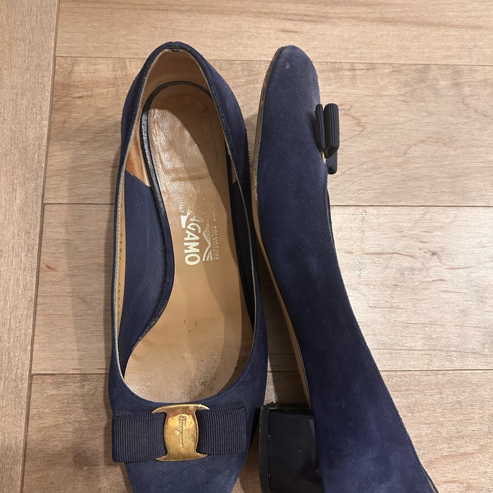 Salvatore Ferragamo Dark Blue Suede Flats with Bow 8 1/2 C
